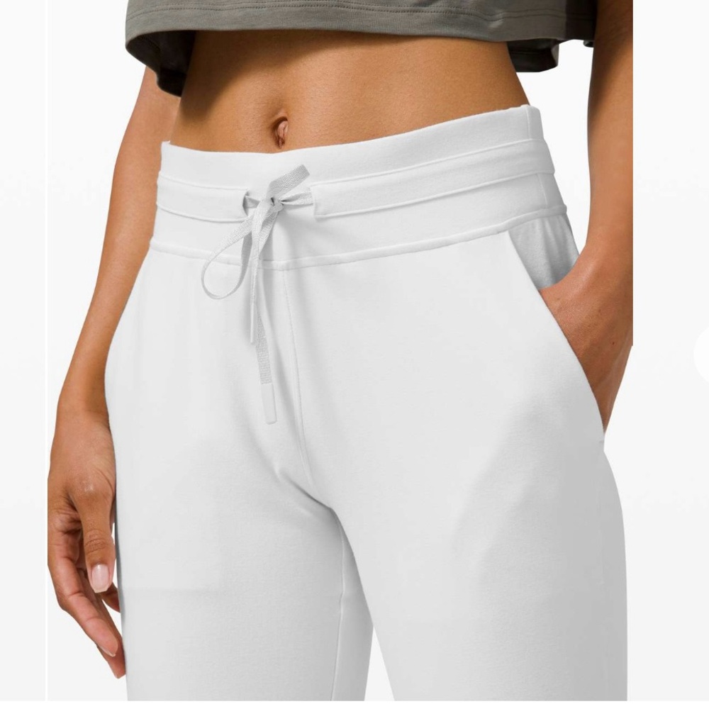 Lululemon cropped Ready to Rulu Joggers